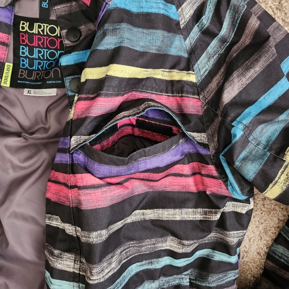 Burton snowboarding jacket - Picture 4 of 5